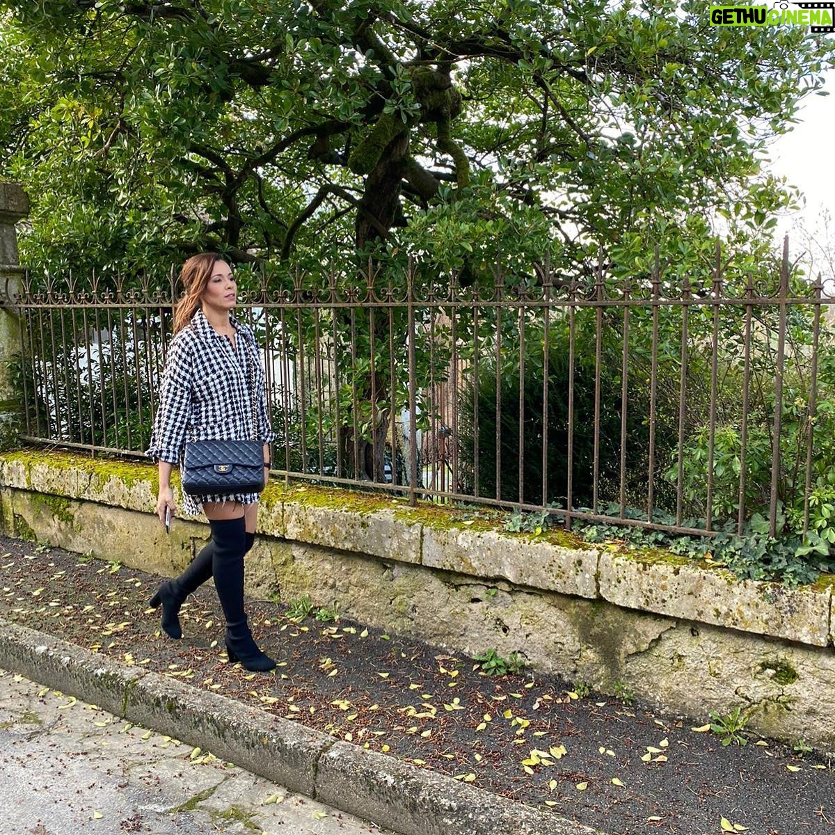 Chimène Badi - 3.7K Likes - Step by step ... Bon week-end les amis ♥️ 📸: @frederic_carmeille 😘