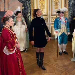 Chimène Badi Instagram - À ce soir les amis !! Sur @france2 pour la grande soirée du @le31aversailles !!! Des bisous ♥️♥️♥️♥️ photo: @frederic_carmeille