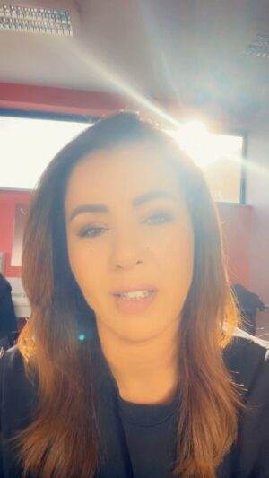 Chimène Badi Instagram - Rendez vous demain à 10h 🎤🎺🎻🎵! Love les amis ♥️ et Mmmmmmmmeeeeeeeeeerrrrrrrrcccccciiii pour tout !
