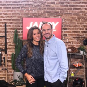 Chimène Badi Instagram - Retrouvez nous bientôt @jarrytypique et moi pour le @jarry_show on a kiffé de ouf ! Bisous les amis ❤️ sweat : @freemantporter @villeneuvesurlot 😘