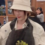 Chin-Lan Chang Instagram - - 示範一秒生菜包肉 🥬🥩