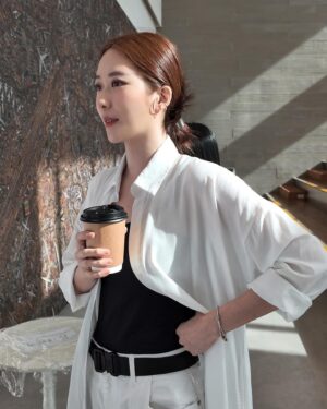 Chin-Lan Chang Instagram - -
開會的me🦭