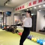 Chin-Lan Chang Instagram - @dontworkout_training 創業之後 維持固定運動真的很難🫠 想念固定健身房的日子 能好好控制自己身體的時候 會有一種成就感跟自信⚡️ 因為下午太多電話跟會議 晚上常常累到只想放空摸貓 而且會想要大吃一頓😆 所以我 早上8點起來運動了 希望可以養成每週兩次的習慣💪🏻 教練很怕我起不來 前一天各種小提醒😂 @marcus.com.tw