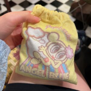 Chisaki Morito Instagram - 🎏
　
　
今日はこどもの日の振替休日ということで今日までGWみっちり楽しめましたかー？？
　
もうお仕事始まった方もいるかとは思いますが！
明日からまた頑張りましょう！笑
　
よーーーっし！！！てかんじで！

　
　

　
ちなみに写真は今年のGWの思い出📸
　
1枚目
 #ありがちな幼少期ショット
#こどもの日 

2枚目
#ガチャガチャ 
久々ガチャりました✌️
　
3枚目
#bbq  最高。
　
4枚目
#31 
#サーティワン 
#大好き 
#ポッピングシャワー 
#毎回これになっちゃうたすけて
　
5枚目
#ユッケ 
#美味しすぎたから 
　
6枚目
#スタバ新作 
と
#スタバカスタム 
#パッションティー 
#ホワイトモカシロップ追加 
これまじおいしかった
薄ピンクで色も可愛いんだけどカップ透明じゃなくてみえない笑笑
　
　
#gw #gw最終日