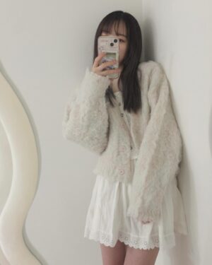 Chisaki Morito Instagram - 🫧
　
　
淡淡、あわあわ系。？
　
　
展示会でゲットしたカーディガンかわいーい💕
　
　
　

　
#ootd 
#ちさきふく 
#今日の私服 
#春服 
#treatyourself