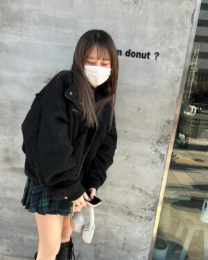 Chisaki Morito Instagram - 🍀
　
　　
　
先日佐藤さんとお出かけしました！
　
　
お外で食べよってなったのでピクニック気分🧺笑
佐藤さんかわいくて面白くて楽しかったです💕笑笑
　
　

　
　
#佐藤優樹 さん
#ドーナツ 
#おいしかった 
#ピクニック