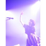 Chisato Moritaka Instagram - ⁡ 2024「今度はモアベターよ！」 4月14日　新潟 加茂文化会館　終了しました！   加茂の皆さんはとっても元気で明るくて温かかったです。 大きな声援ありがとうございました。 ニコニコ笑顔がよーく見えましたよー！   今日は加茂市のおでかけスポットも巡りました。 加茂川に架かった大きな鯉のぼりは圧巻でした～。   皆さんの地元のおすすめスポットやグルメもぜひ教えてくださいね～！ 今度はあなたの街にお邪魔するカモ？   次は 4月20日　和歌山 紀南文化会館　です。   #chisatomoritaka #森高千里 #今度はモアベターよ #新潟県加茂市 #加茂文化会館 #下条川ダム #加茂川 #鯉のぼり #加茂山公園 #AMEYAAISU #加茂特産品センター の「#かも汁」 #越後クラフト屋 の「#越後クラフトコーラ」 #涌井金太郎商店 の「#笹だんご」 #田辺菓子舗 の「#たなべのかりん糖」 #ぱすたみすた の「#マカロニチップス」 #浪花屋製菓株式会社 の「#ニイガタアゲアゲのりピーナ」 #新潟交通商事 の「#レルヒさんのノッポカツ棒」 #亀田製菓株式会社 の「#サラダホープ」「#亀田の柿の種」 #アジカル #せきとり の「#せきとり監修カレー揚せん」
