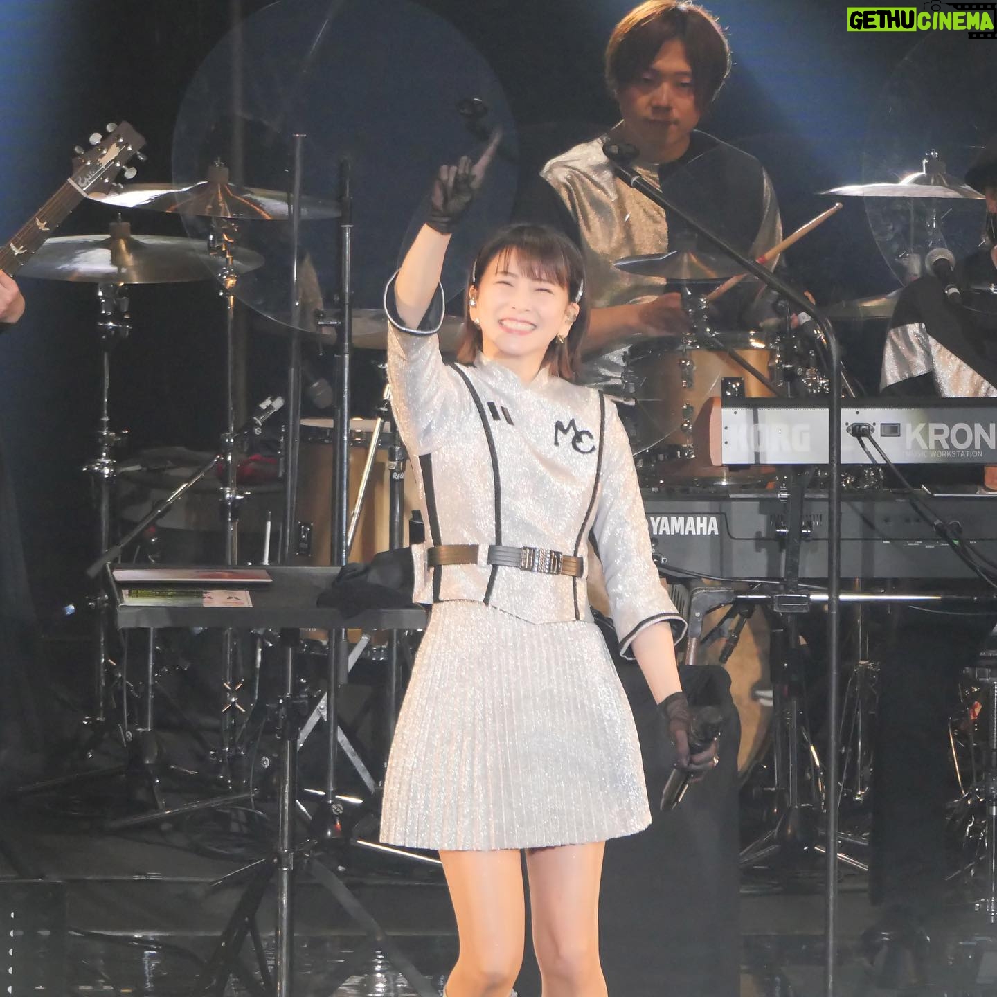 Chisato Moritaka Instagram - 2024「今度はモアベターよ!」 5月18日 静岡 沼津市民文化センター 終了しました! 沼津でのコンサートは1993年のLUCKY SEVENぶりでした。 当時来てくださっていた方や今日初めて来てくださった方、 皆さんの声援なしではこの空間は作れません。 いつも応援ありがとうございます。 今日もとっっても盛り上がりましたね~。 まさしくオーバーヒートナイトでした! 今日は天気もめちゃくちゃ良くて、富士山もくっきりはっきり見えました。 富士山からパワーをもらってステージに立てました! 次は 明日5月19日 山梨 東京エレクトロン韮崎文化ホール です。 #chisatomoritaka #森高千里 #今度はモアベターよ #静岡県沼津市 #沼津市民文化センター #富士山 #山正 の「#限定山正丼」 #中央亭 の「#餃子」 #ボルカノ の「#バラエティセット」 #JAふじ伊豆 の「#ぬまっちゃ」 #冨久家 の「#イタリアンロール」 #沼津深海プリン工房 の「#深海プリン」 #雅心苑 の「#雅心だんご」 #パンデロール の「#のっぽパン」 #桃屋 の「#コッペパンサンド」