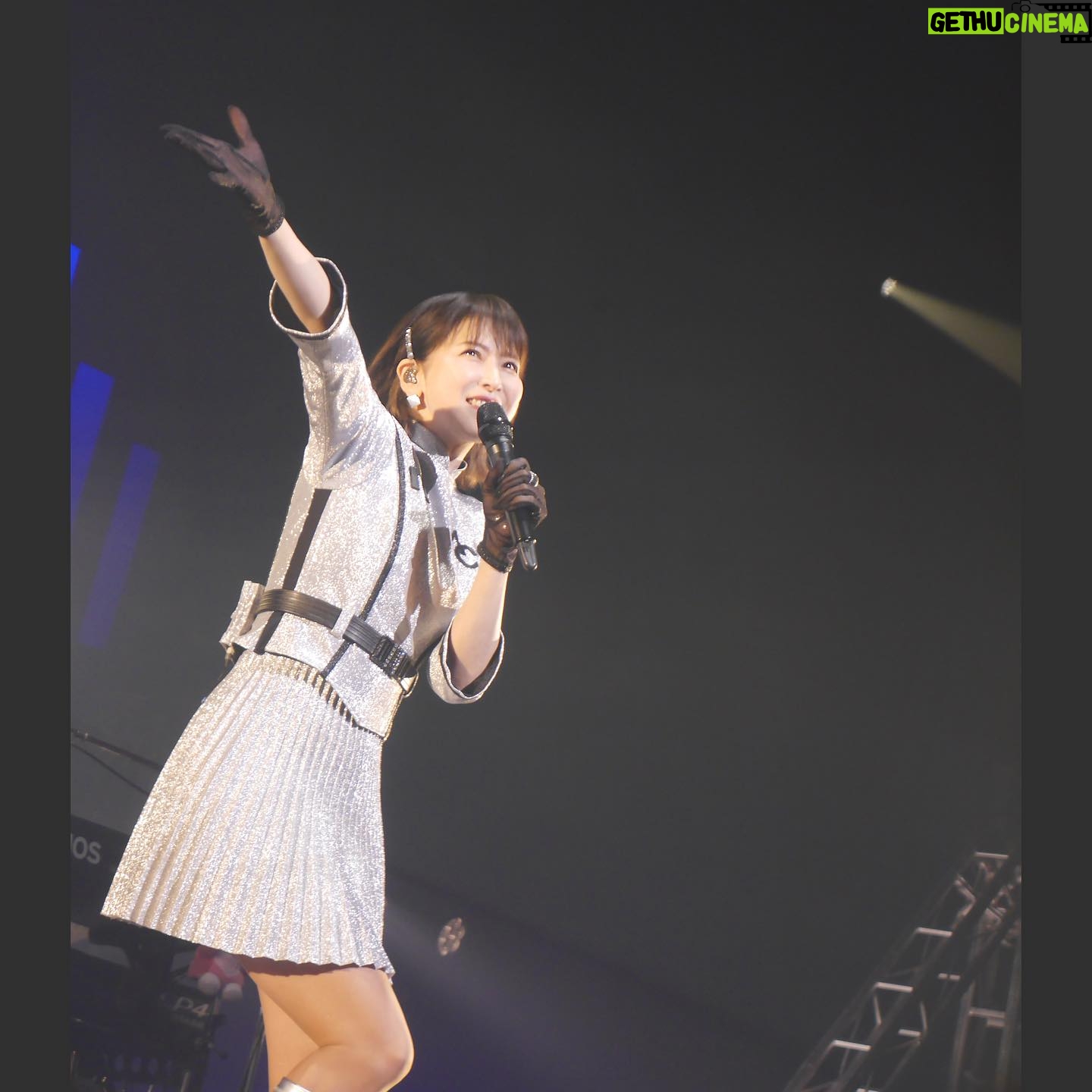 Chisato Moritaka Instagram - 2024「今度はモアベターよ!」 5月11日 富山 クロスランドおやべ 終了しました! 今日は “夢とロマンがクロスする街” 小矢部市からお届けしました~。 ホールが円形で近くて皆さんの顔がよく見えましたよ。 魂のこもった応援ありがとうございました!包み込まれるような感覚でした! 小矢部市のシンボルキャラクター・メルギューくん&メルモモちゃんも ステージ上で見守ってくれていました。 このコンサートを通して皆さんに元気を届けられていたら嬉しいです! 「道の駅メルヘンおやべ」と「クロスランドタワー」にも行けてよかったです! 次は 明日5月12日 福井 フェニックス・プラザ です。 #chisatomoritaka #森高千里 #今度はモアベターよ #富山県小矢部市 #クロスランドおやべ #クロスランドタワー #道の駅メルヘンおやべ #JAいなば の「#メルヘン米」 #田悟農産 の「#さばの笹寿司」 #お菓子処はとや の「#こんぶ餅」 #若林屋総本家 の「#三國一」 #薄氷本舗五郎丸屋 の「#T五」「#薄氷」