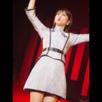 Chisato Moritaka Instagram - ⁡ 2024「今度はモアベターよ！」 5月4日　大阪 COOL JAPAN PARK OSAKA WWホール　終了しました！   初めての会場でしたがライブハウスのように皆さんが近くて より熱気が感じられました～。 声援もめちゃくちゃ大きくてパワーをもらいました。おおきに～！   お天気も良くコンサート日和でしたね。   大阪城を見に大阪城公園にも行きましたよー。 初めて見に行きましたが、思っていたよりも大きくて迫力満点でした！ 思い切って行ってよかったです。   そして、コンサートも折り返し地点となりました。 まだまだ続きますので、ぜひぜひ観に来てくださいね～。   次は 5月11日　富山 クロスランドおやべ　です。   #chisatomoritaka #森高千里 #今度はモアベターよ #大阪府大阪市 #COOLJAPANPARKOSAKA #WWホール #大阪城公園 #大阪城 #インデアンカレー の「#インデアンカレー」 #たこ焼道楽わなか の「#たこ焼」 #かに道楽 の「#かにまん」「#かにアイス」 #FRUITGARDEN山口果物 の「#フルーツポンチゼリー」 #PABLO の「#パブロとろけるチーズタルト」 #芋屋頂 の「#お芋とほうじ茶バターサンド」 #五感 の「#お米の純生ルーロ」 #あみだ池大黒 の「#岩おこし」
