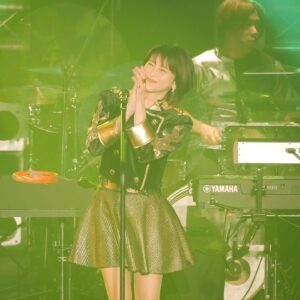 Chisato Moritaka Instagram - ⁡ 2024「今度はモアベターよ！」 5月4日　大阪 COOL JAPAN PARK OSAKA WWホール　終了しました！   初めての会場でしたがライブハウスのように皆さんが近くて より熱気が感じられました～。 声援もめちゃくちゃ大きくてパワーをもらいました。おおきに～！   お天気も良くコンサート日和でしたね。   大阪城を見に大阪城公園にも行きましたよー。 初めて見に行きましたが、思っていたよりも大きくて迫力満点でした！ 思い切って行ってよかったです。   そして、コンサートも折り返し地点となりました。 まだまだ続きますので、ぜひぜひ観に来てくださいね～。   次は 5月11日　富山 クロスランドおやべ　です。   #chisatomoritaka #森高千里 #今度はモアベターよ #大阪府大阪市 #COOLJAPANPARKOSAKA #WWホール #大阪城公園 #大阪城 #インデアンカレー の「#インデアンカレー」 #たこ焼道楽わなか の「#たこ焼」 #かに道楽 の「#かにまん」「#かにアイス」 #FRUITGARDEN山口果物 の「#フルーツポンチゼリー」 #PABLO の「#パブロとろけるチーズタルト」 #芋屋頂 の「#お芋とほうじ茶バターサンド」 #五感 の「#お米の純生ルーロ」 #あみだ池大黒 の「#岩おこし」