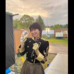 Chisato Moritaka Instagram - ⁡ ⁡ 『ARABAKI ROCK FEST.24』 初めての出演！ めちゃくちゃ楽しかったでーす🎵 ⁡ 天気、景色、フェス飯、お客さん、全部最高でした〜 ⁡ 久しぶりのフェスでのパフォーマンス、ドキドキしながらステージに立ちましたが、ステージに立った瞬間「楽し〜い！」ってなりました。 ⁡ また参加したーい！！ ⁡ #chisatomoritaka #森高千里 #ARABAKI #アラバキ #アラバキ2024 #マキシマムザホルモン #ダイスケはん