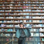 Chisato Moritaka Instagram - ⁡ 2024「今度はモアベターよ！」 4月21日　大阪 枚方市総合文化芸術センター 関西医大 大ホール　終了しました！   会館も新しくて音響も良くて気持ち良く歌えました。 地元枚方から来てくださった方も多かったですね。 今日は大阪パワーを感じました～！   残念ながら雨でひらパーには行けなかったけど 会場の中は熱気で包まれて最高にヒートアップしました！ 楽しかったです♪♪   また会いにきてや～！   そして今日もインスタ映え写真を撮ってきましたよ。 施設内の店舗にも立ち寄ってお買物もできました♪   枚方凍氷の大きなかき氷も絶品でした～！   次は 5月4日　大阪 COOL JAPAN PARK OSAKA WWホール　です。   #chisatomoritaka #森高千里 #今度はモアベターよ #大阪府枚方市 #枚方市総合文化芸術センター関西医大大ホール #枚方TSITE の「#蔦屋書店」 #枚方凍氷 の「#かき氷」「#冷やし焼き芋」 #かすうどん #恩地食品 の「#うどん」 #割烹藤 の「#くらわんか鮨」 #車屋 の「#鳥重弁当」 #呼人堂 の「#あかつき」 #くらわんか餅の世界 の「#くらわんか餅」 #果実大福壱 の「#果実大福」「#フルーツ大福」 #わらび屋本舗 の「#とろとろわらび餅」