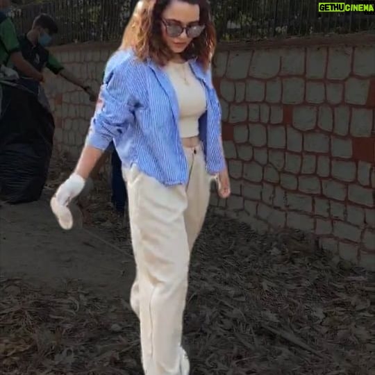 Chitrashi Rawat Instagram - A cleanup drive was organised at the surroundings of FRI under our initiative Shram Daan. Our esteemed guests for this drive were Chitrakshi Rawat & Dhruvaditya Bhagwanani who are renowned for there talents on screen. Together we proceeded with our a cleanup drive that symbolized our commitment to preserving and restoring the beauty of our city Dehradun. The drive brought an overwhelming sence of motivation among the participants. We extend our heartfelt gratitude to @chitrashi and @dhruvaaditya_ for taking out time from your busy schedule and generously dedicating your time and energy for our cleanup drive. Your presence has not only elevated our cause but also inspired us with your commitment to making a positive impact on our environment. Last but not the least, we would also like to thank @tulasinstitutedehradun @tulasvibgyor @nss_tulas_ @greenxeco for their unwavering support and dedicated students.