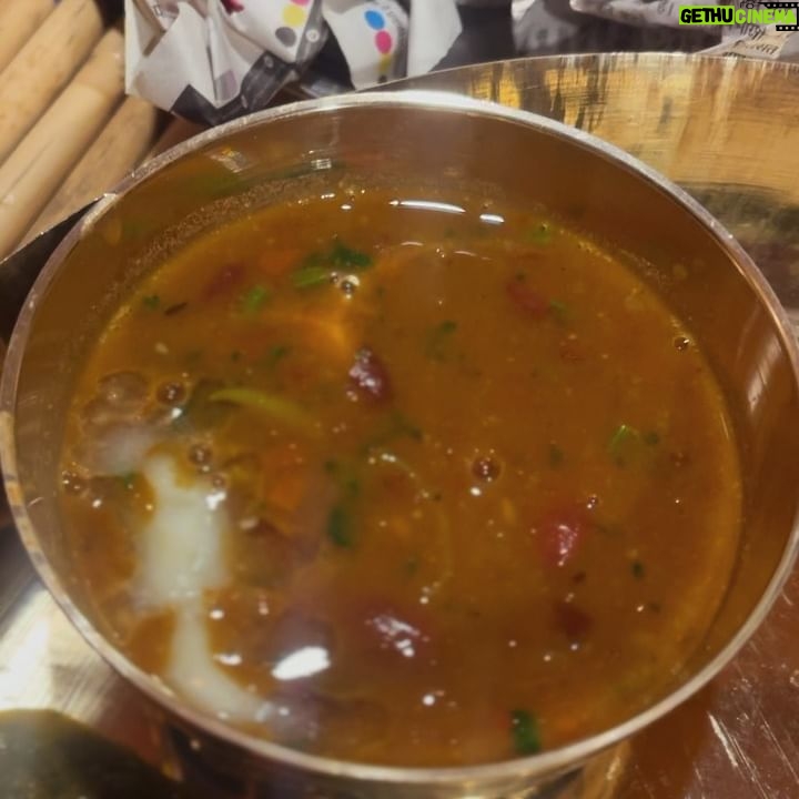 Chitrashi Rawat Instagram - Sunday pahadi dump β₯οΈ . . All things in Jaunsar-Bawar : From eating the world famous jaunsari rajma to learning the traditional folk dance to teaching it to my non pahadi hubs. From plucking my childhood favourite pahadi berries ( which can give vilaayti berries a run for their money) π to enjoying the sudden thunder storm.. I did all at this most authentic Pahadi Homestay all thanks to our dear friend KS chauhan ji π