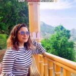 Chitrashi Rawat Instagram - Without instructions they wouldn’t know 🤷‍♂️ #chittybytes #vacature #relatablereel #vacationreels #funnyreel #relatablecontent #chitrashirawat