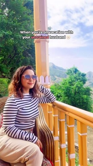 Chitrashi Rawat Instagram - Without instructions they wouldn’t know 🤷‍♂️ #chittybytes #vacature #relatablereel #vacationreels #funnyreel #relatablecontent #chitrashirawat