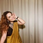 Chitrashi Rawat Instagram - Let’s keep it curly, wild and free 🌻 . #chitsstyle #sareelook #chitrashirawat