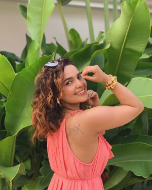 Chitrashi Rawat Instagram - Sunday Dump 🌸 from #apriltravel … last two videos are just bua duty on point 😜

#chitstravels #pahadan #pahad #uttrakhand_dairies #goadiary #albi #buaniecelove❤️❤️