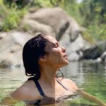 Chitrashi Rawat Instagram - Reaching to this water stream was so worth it .. had to trek down the steep valley for about 2.5 kilometres 🌻 . . #chitstravels