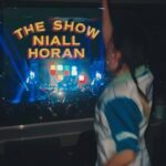 Chloé Hayden Instagram - In 2018 I travelled half way across the country and camped out in car parks and v e r y dodgy alley ways in order to see @niallhoran fqat his first solo tour (authors note: DO NOT DO THIS ‼️ the fact I’m still alive is boggling). It is very utterly surreal to now be seeing him in an arena, in a private box (??¿!!??) with my husband. There’s a lot of things in my life that past Chloé would never have dared to believe in her wildest dreams was possible; this wasn’t even on the list. It is not lost on me that I am living a life little fangirl Chloé didn’t even deem imaginable (and also have a husband who will dance, scream and sing One Direction songs with me) ((And there really is something oh so magical to me about being in the same industry I used to be (still am) a fangirl of) I can’t thank the team at Rod Laver and particularly @umusicau enough