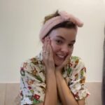 Chloé Hayden Instagram – Do my skincare routine with me 💛

@cerave_aunz @cerave #ad #developedwithdermatologists #ceramides #skincare #blemishcontrol