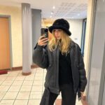 Chloé Jouannet Instagram - Last week was 🔥🧟‍♀️🫶🏼☔️🫀🍃💌🏰🎶 Last slate I don’t know what to say👽