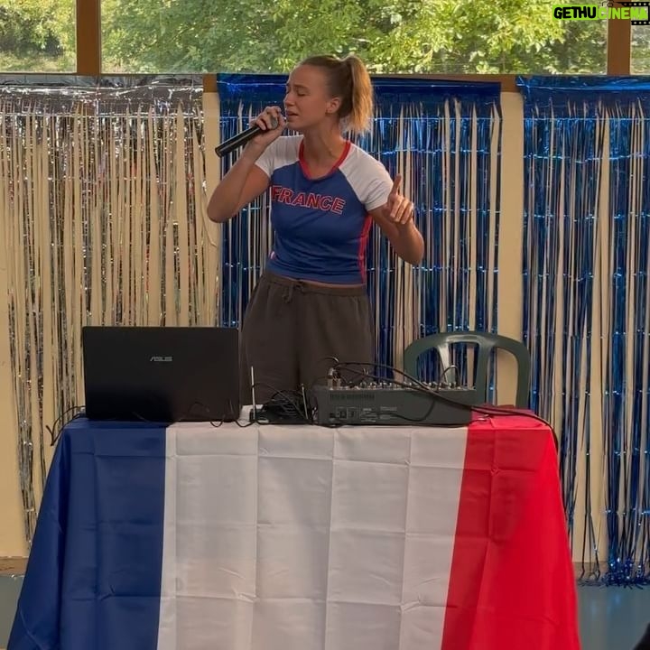 Chloé Jouannet - 3 Likes - WRAP ❤️
Merci à toute mon équipe extraordinaire et particulièrement à Yoann Scherb qui m’a fait confiance il y a 1 an pour faire ce film. Merci à mes acteurs d’amour. ♾️ et of course ma reus toujours là @zoemarchal
@nolitacinema @yosch89
🎬@naomiamarger (best dop)
🫶🏼@caro_stefanucci