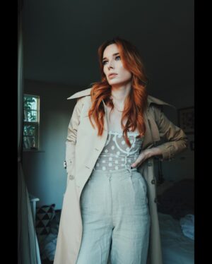 Chloe Dykstra Instagram - Outfit #26: Let me level with you, this bodysuit is cute as hell but THE WHOLE SHOOT it was desperately trying to achieve its lifelong dream of being a waist belt. I know you guys are bored of seeing me stare longingly into different distances so I made a stupid thing for you at the end instead of finding ways to actually be funny⁣
⁣
(Ps I finally figured out the remote control for this thing and my life is now 50x easier)⁣
⁣
New project coming soon?