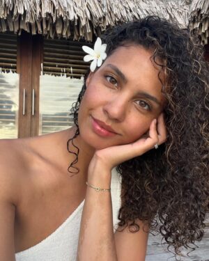 Chloé Mortaud Instagram - Taking it all in 🤍

#borabora #frenchpolynesia🇵🇫 #tahiti
