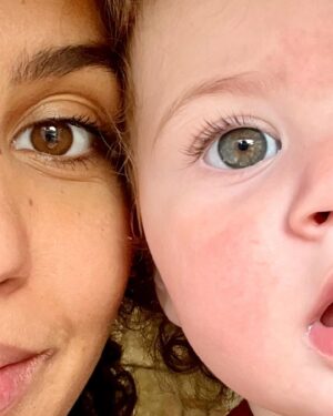 Chloé Mortaud Instagram - Recap of 2023 in one word: FAMILY ❤️🙏🏽
Ma petite famille que j’aime à la folie