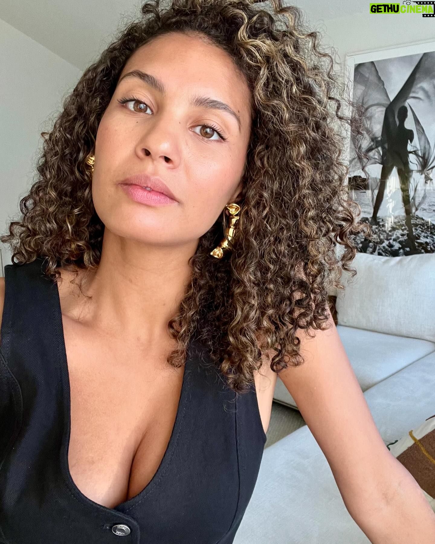 Chloé Mortaud - 1K Likes - April recap
May ready
#frenchexpat #losangeles