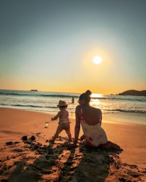 Chloé Mortaud Instagram - Photo drop from Mexico 

#vacation #sunset #ixtapa