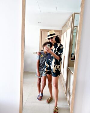 Chloé Mortaud Instagram - Drop it while it’s hot
Un mois de Juin incroyable.
En famille ❤️
Départ de Los Angeles pour Mallorca. 
Passage obliger en Ariège avec un petit retour au pays des Miss 👑
Ensuite direction Israël (Jérusalem et Tel Aviv) 

Et maintenant ? Paris ! 

#travel #bucketlist #travelfamily #missfrance #israel #mallorca #ariege
