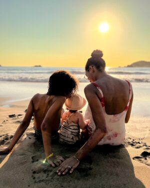 Chloé Mortaud Instagram - Photo drop from Mexico 

#vacation #sunset #ixtapa