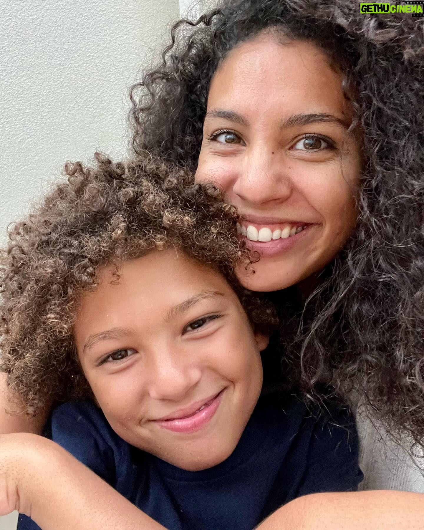 Chloé Mortaud - 2K Likes - Recap of 2023 in one word: FAMILY ❤️🙏🏽
Ma petite famille que j’aime à la folie