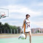 Chloe So Instagram - 籃球使我快樂( ～’ω‘)～ 平時自己一個去街場打籃球🏀 會聽住音樂盡情去打😉 灑盡汗水真係好爽！ Wa! Wa! Wa! ヾ(´∀ ˋ)ﾉ 依家申請WeWa卡就有迎新獎賞送畀你🎉 分別係Samsung Galaxy Watch4 同 Sony LinkBuds S 耳機畀你揀🤩 有咗運動好伙伴，到時無論係計時爆盡射三分， 定係聽住歌Chill住咁上籃都no problem啦～ 而家網上申請WeWa銀聯卡，仲有額外免簽賬獎賞$200回贈！ 快啲出卡啦：https://bit.ly/3Qu3qM9 一齊Wa住做運動(❛◡❛✿) 齊齊釋放安多酚！ （受條款及細則約束） #WeWa #WeWa卡 #bballwithchloe @wewamode