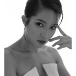 Chloe So Instagram - 🖤🤍 📸 @chasekphotos 💇🏻‍♀️ @allhs__ @theattichongkong 💄 @melodychiumakeup 👗 @justdom_____ @unaueet
