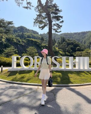 Cho Lee-hyeon Instagram - 더운데 안 더워🩵💙💚