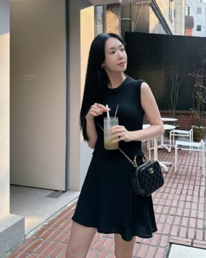 Cho Lee-hyeon Instagram - 난 어쩔 수 없는 블랙 앤 화이트 파🥹🖤