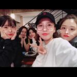 Cho Hyun-young Instagram - #레인보우 #14주년 축하해 주셔서 감사합니다 ♥️🧡💛💚💙💗💜 레인너스 , 멤버들 아이시떼루-!