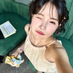 Cho Hyun-young Instagram - 영영 오지 않을 것 같았던 나의 첫 팬미팅… 준비하면서 정말 이래도 되나 싶을 정도로 많은 일이 있었지만 그래서 걱정 근심 가득찬 시간들 이었지만 오늘 와주신 우리 조렝이들 친구들 멤버 가족 을 보니 이루 말할 수 없을 정도로 행복했다!! 팬미팅을 위해서 고생해주신 분들 정말 진심을 담아 감사드립니다..! 오늘 이 감정 잊지 않고 앞으로 더 성장하는 현영이 되겠습니당 진짜 모두모두.. 사..랑..해…💕