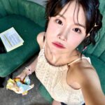 Cho Hyun-young Instagram - 영영 오지 않을 것 같았던 나의 첫 팬미팅… 준비하면서 정말 이래도 되나 싶을 정도로 많은 일이 있었지만 그래서 걱정 근심 가득찬 시간들 이었지만 오늘 와주신 우리 조렝이들 친구들 멤버 가족 을 보니 이루 말할 수 없을 정도로 행복했다!! 팬미팅을 위해서 고생해주신 분들 정말 진심을 담아 감사드립니다..! 오늘 이 감정 잊지 않고 앞으로 더 성장하는 현영이 되겠습니당 진짜 모두모두.. 사..랑..해…💕