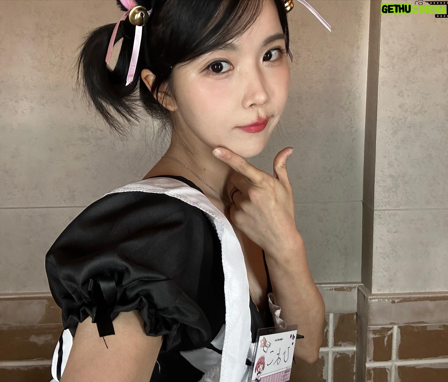 Cho Hyun-young Instagram - 이번주 일요일 메이드카페에서 알바한 썰 푼다..
