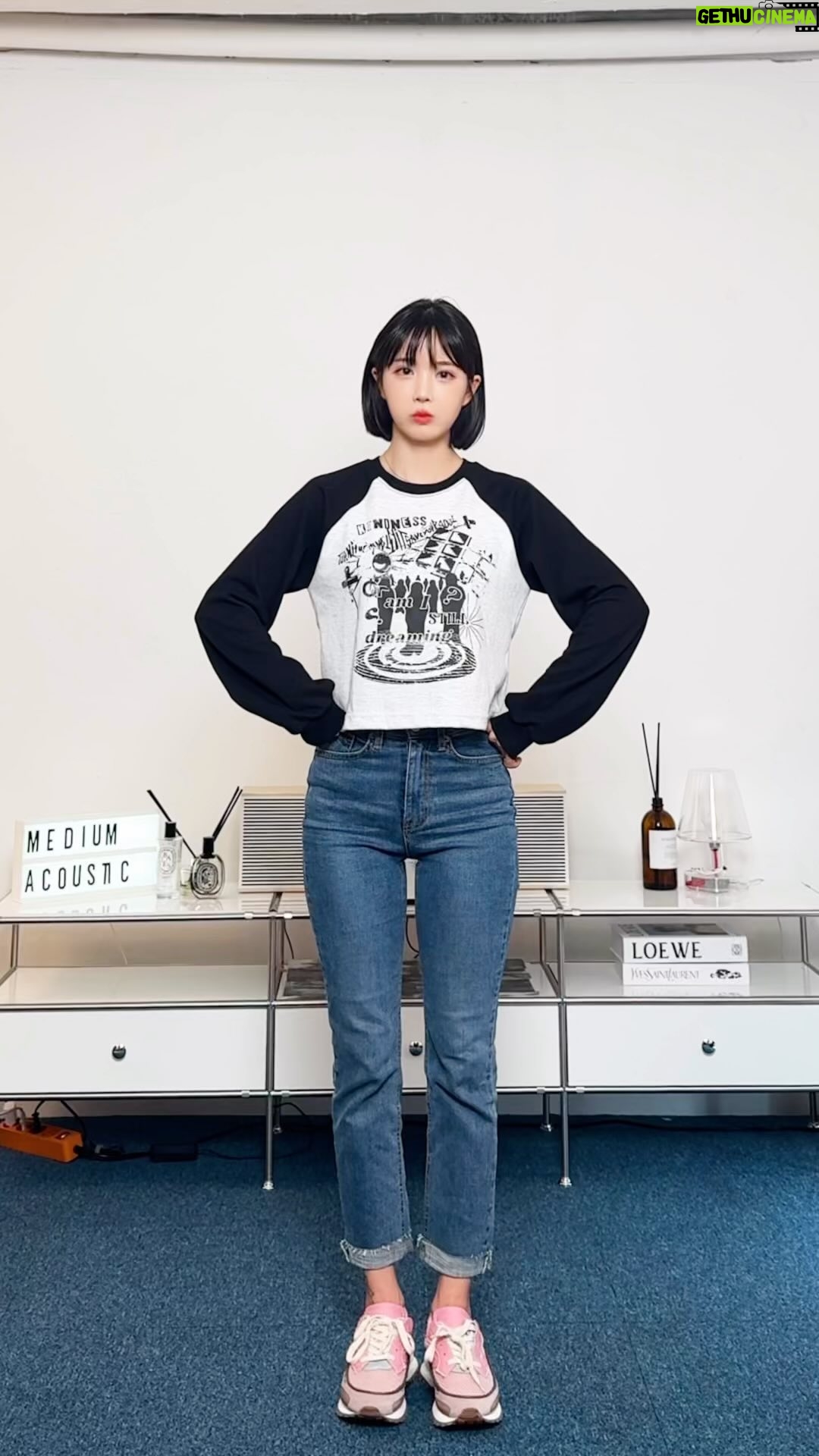 Cho Hyun-young Instagram - #첫만남은계획대로되지않아 얘들아 첫만남만 계획대로 안되는거 아니다.. ㅋ