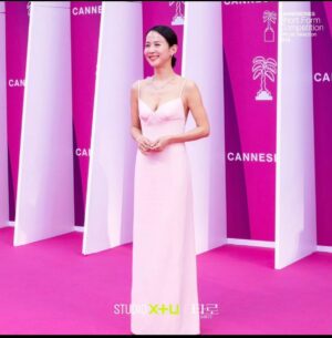 Cho Yeo-jeong Instagram - #칸국제시리즈 핑크카펫💗
LG유플러스 studioX U #드라마 #타로
#cannesseries #cannesfilmfestival