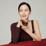 Cho Yeo-jeong Instagram - 봄이오면 탄력있고 싶어져요...☺️ @chogongjin_official #초공진 #소생진에센스 #아이크림 #탄력 #안티에이징
