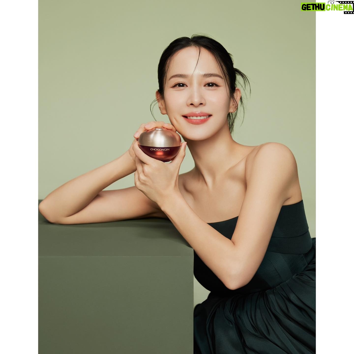 Cho Yeo-jeong Instagram - @chogongjin.official 가을엔 #초공진 하세요😘