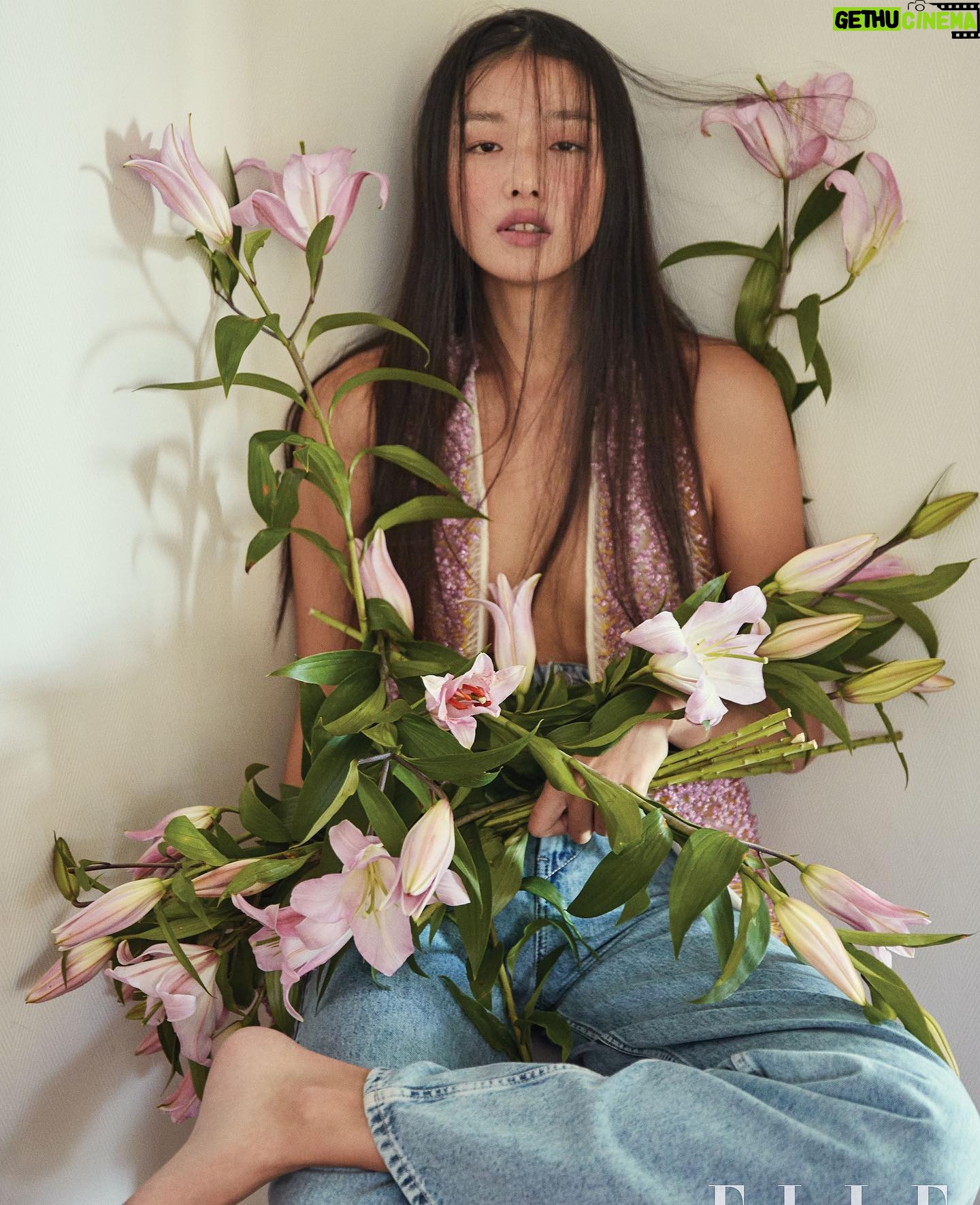 Choi A-ra - 11.3K Likes - 엘르엘르한 날🌷
