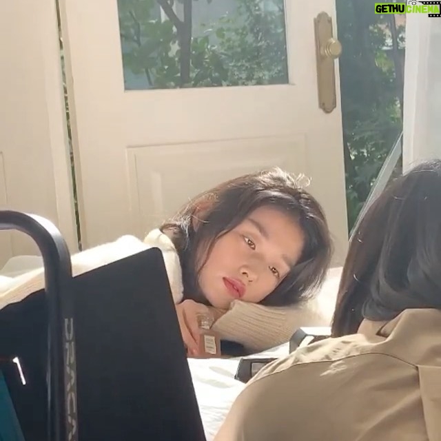 Choi A-ra - 5.7K Likes - Behind the scene🔫🔫